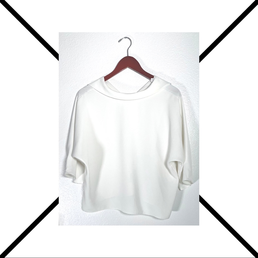 UNI Q  batwing sleeve crop blouse w collar  sz XS